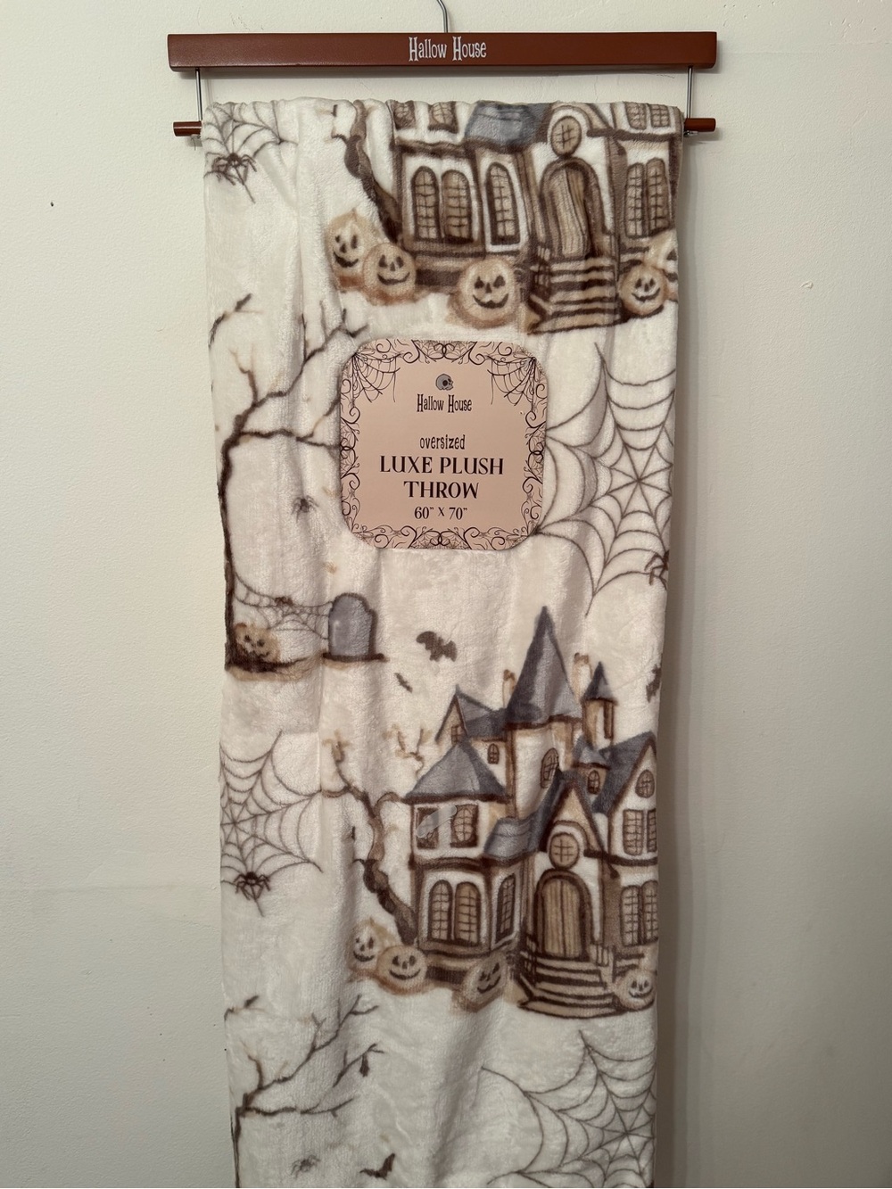 Luxe Plush Halloween Throw Blanket - Haunted House